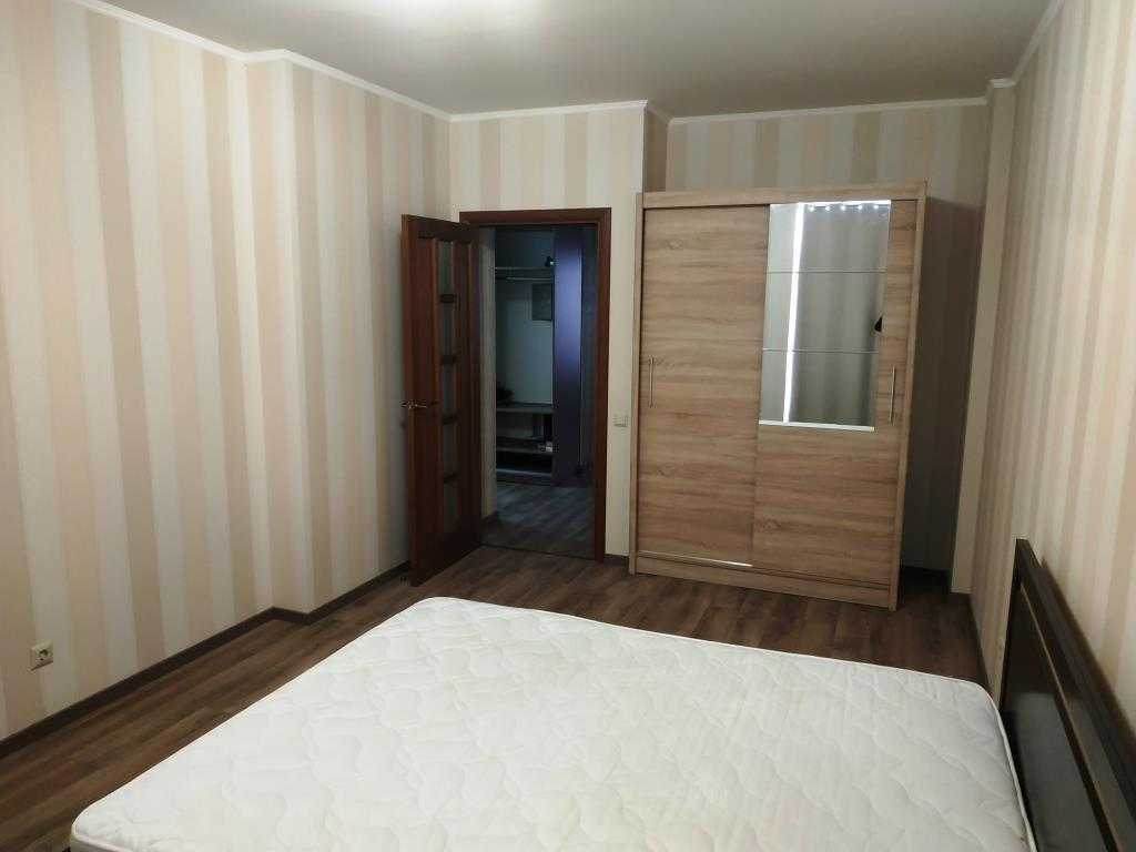 Оренда 3-кімнатної квартири 90 м², Регенераторна вул., 19