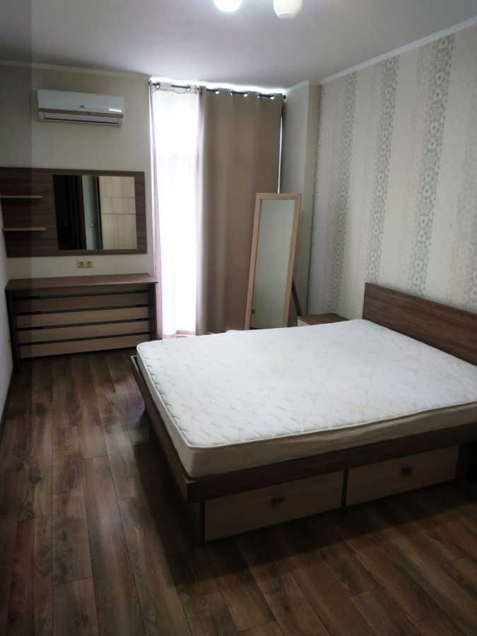 Оренда 3-кімнатної квартири 90 м², Регенераторна вул., 19