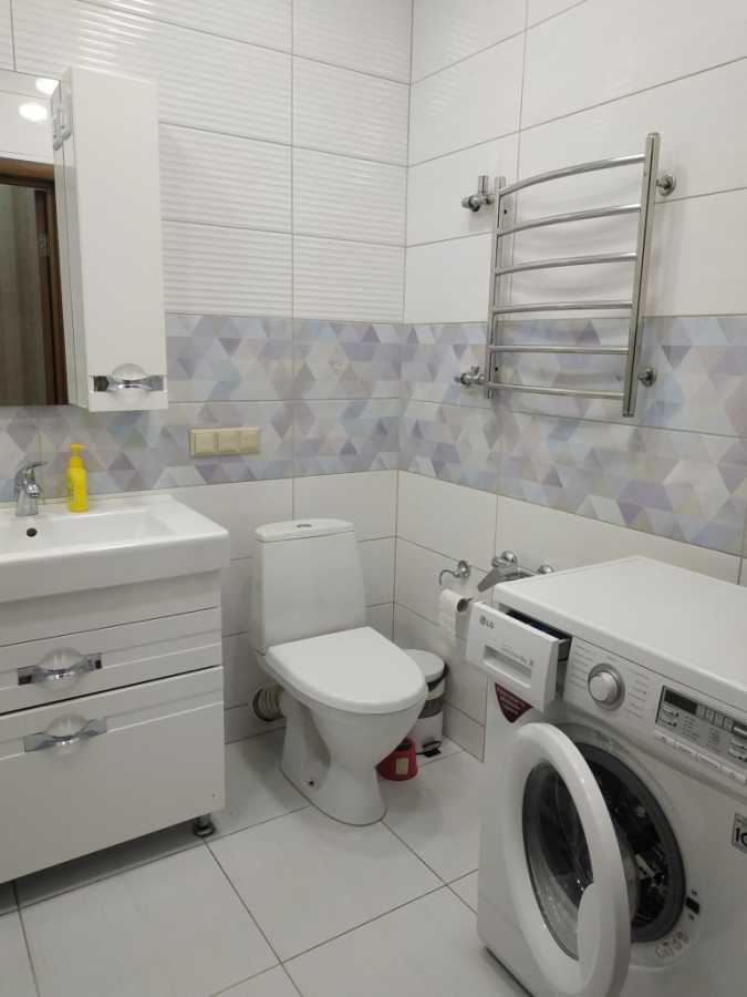 Оренда 3-кімнатної квартири 90 м², Регенераторна вул., 19