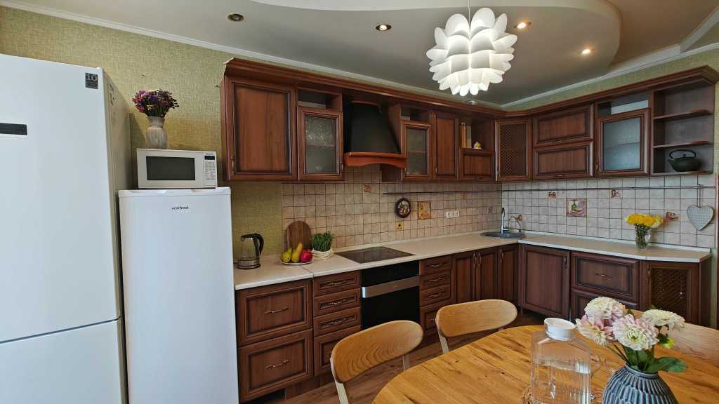 Оренда 3-кімнатної квартири 101 м², Михайла Донця вул., Ломоносова, 60а