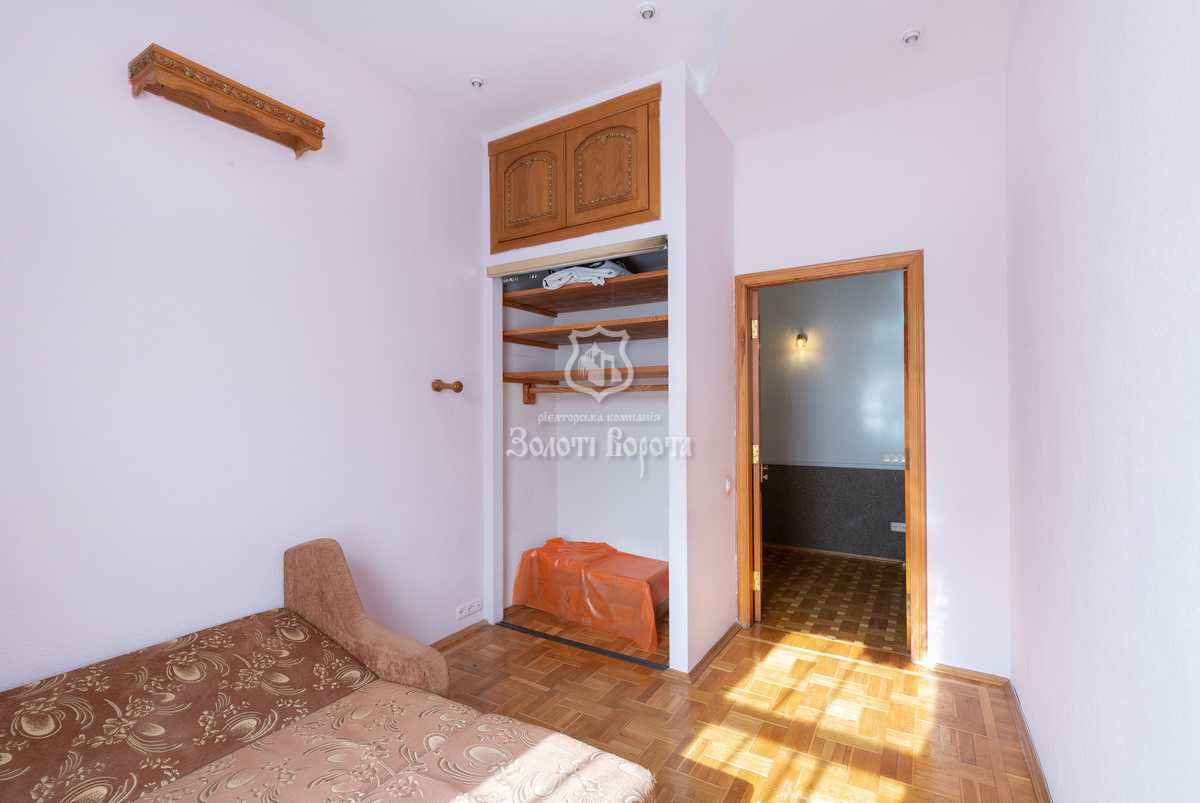 Продаж 3-кімнатної квартири 75.9 м², Олеся Гончара вул., 90/92