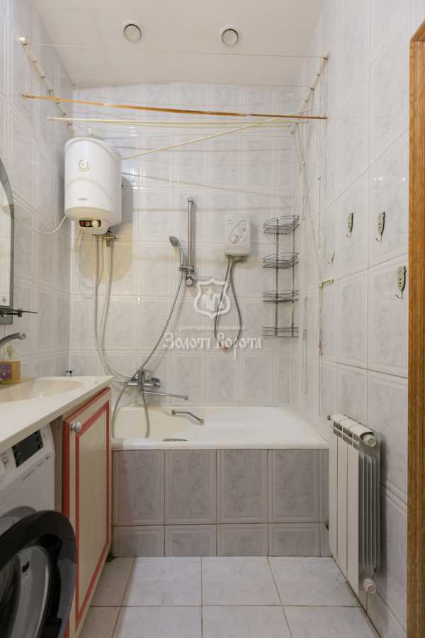 Продаж 3-кімнатної квартири 75.9 м², Олеся Гончара вул., 90/92