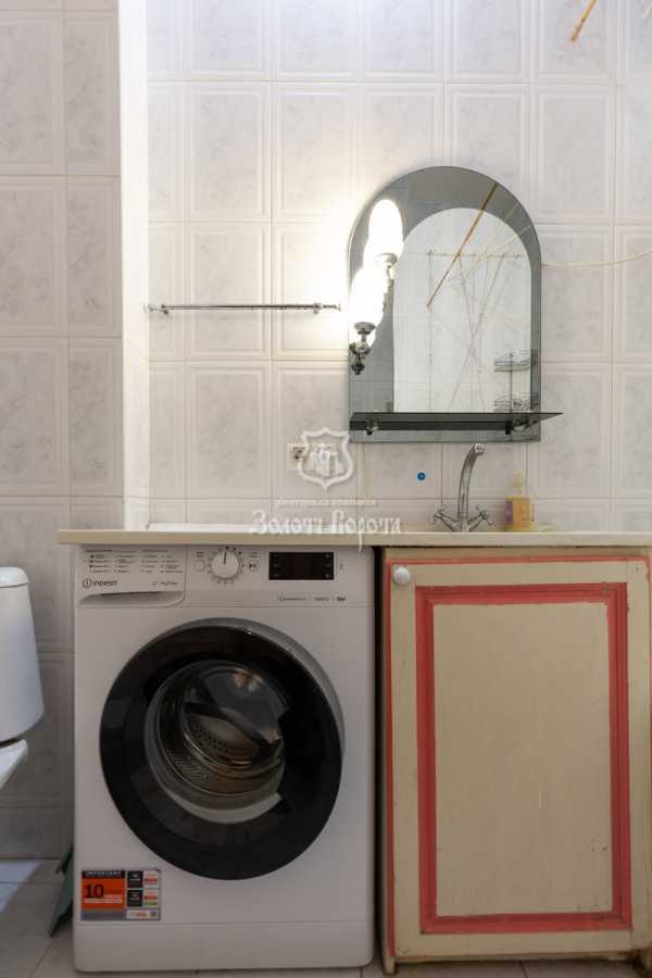 Продаж 3-кімнатної квартири 75.9 м², Олеся Гончара вул., 90/92
