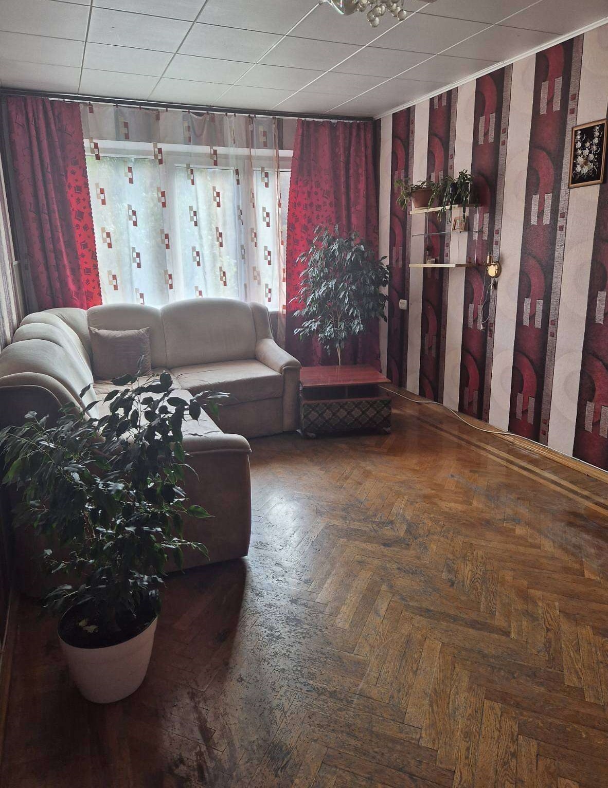 Продажа 3-комнатной квартиры 61 м², Добровольского просп., 143