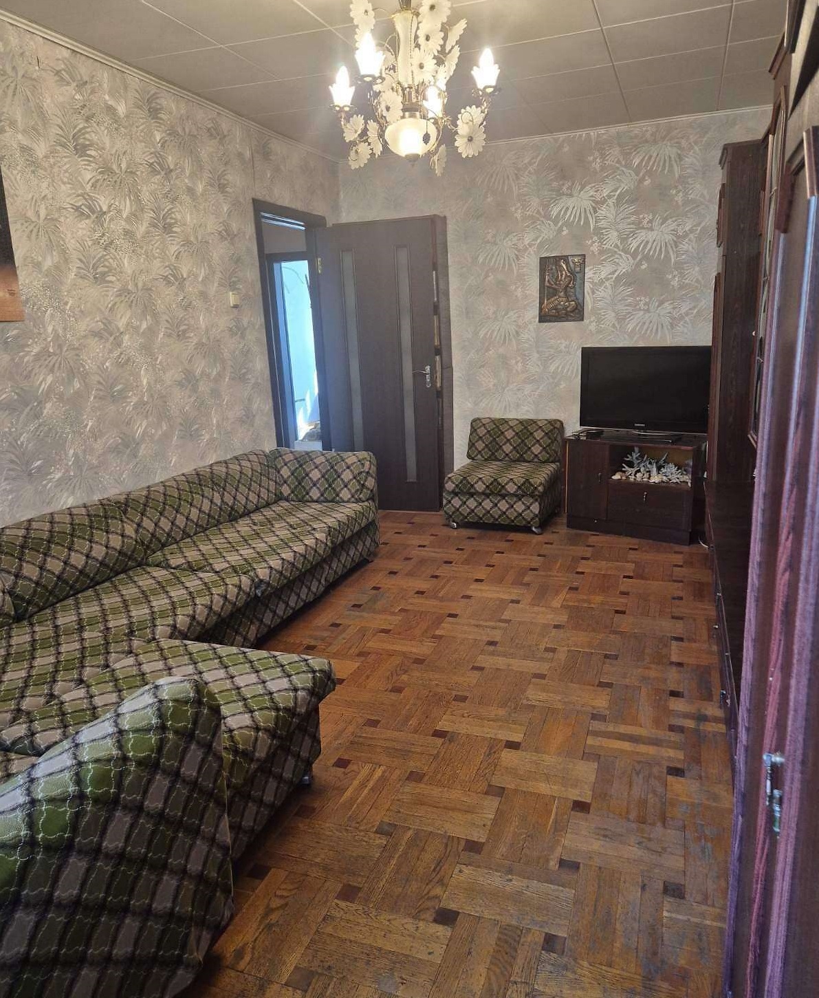 Продажа 3-комнатной квартиры 61 м², Добровольского просп., 143