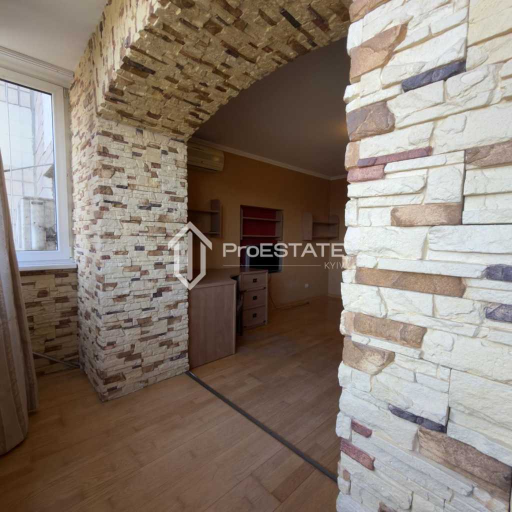 Продаж 2-кімнатної квартири 65 м², Братиславська вул., 7