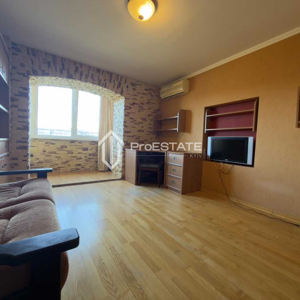 Продаж 2-кімнатної квартири 65 м², Братиславська вул., 7