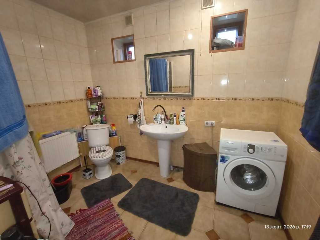 Продаж будинку 210 м²