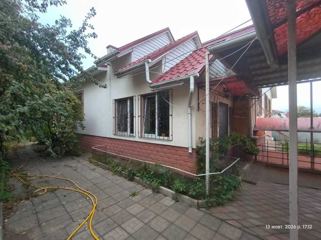 Продаж будинку 210 м²