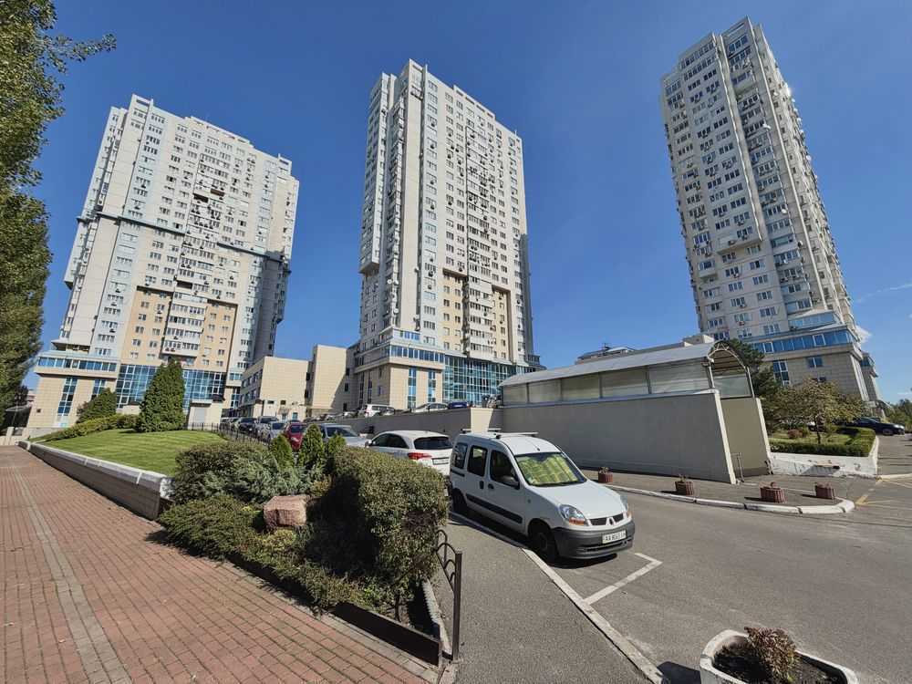 Продажа 1-комнатной квартиры 52.4 м², Юрия Шумского ул., 1