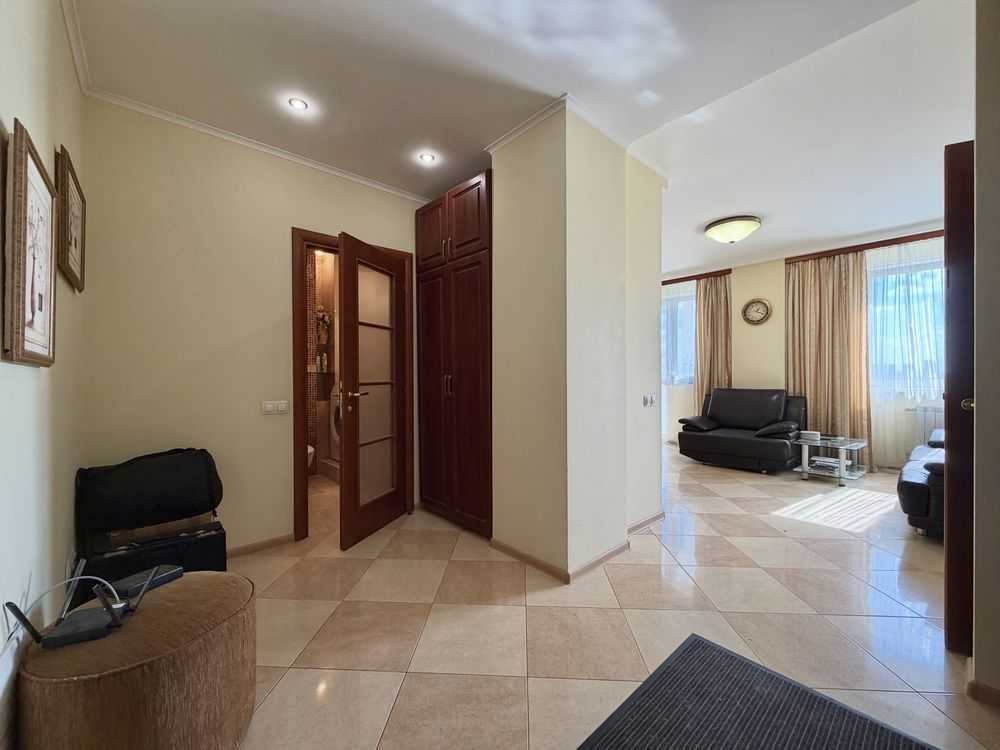 Продажа 1-комнатной квартиры 52.4 м², Юрия Шумского ул., 1
