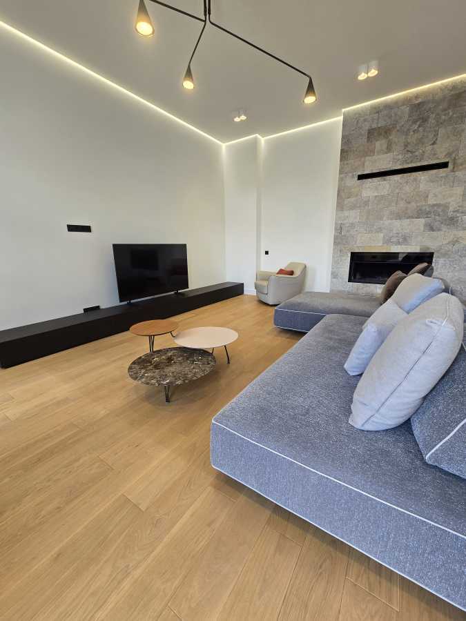 Аренда 4-комнатной квартиры 180 м², Владимира Антоновича ул., 17А