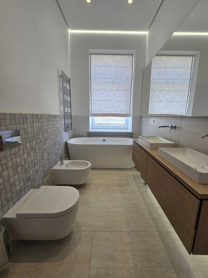 Аренда 4-комнатной квартиры 180 м², Владимира Антоновича ул., 17А