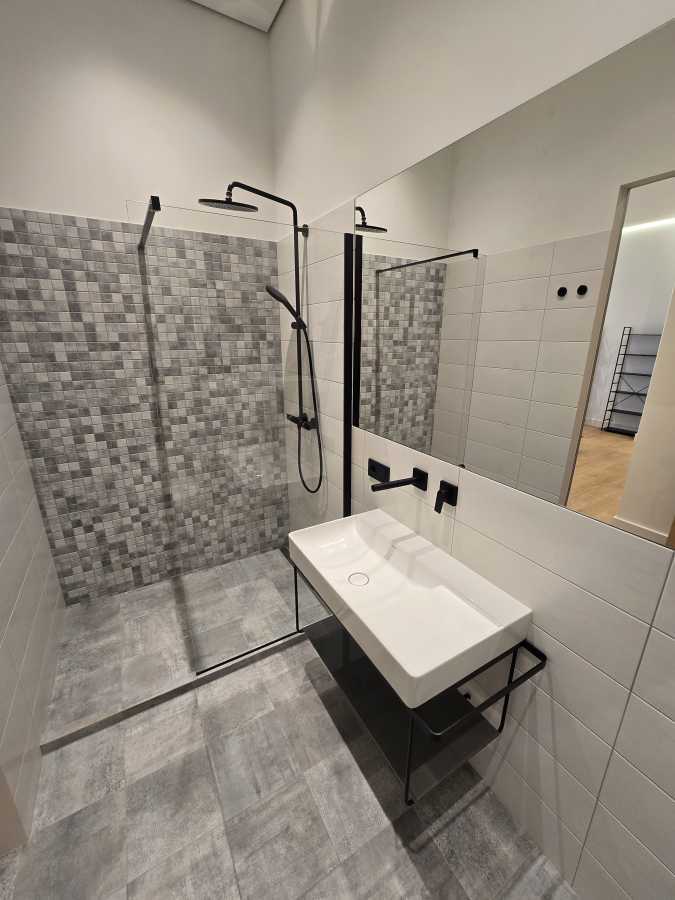 Аренда 4-комнатной квартиры 180 м², Владимира Антоновича ул., 17А