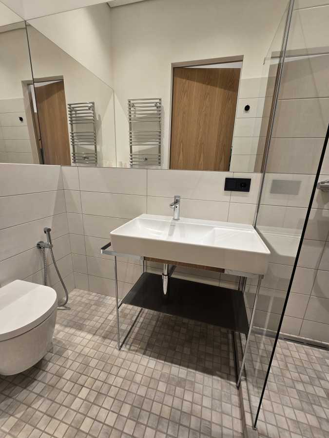 Аренда 4-комнатной квартиры 180 м², Владимира Антоновича ул., 17А