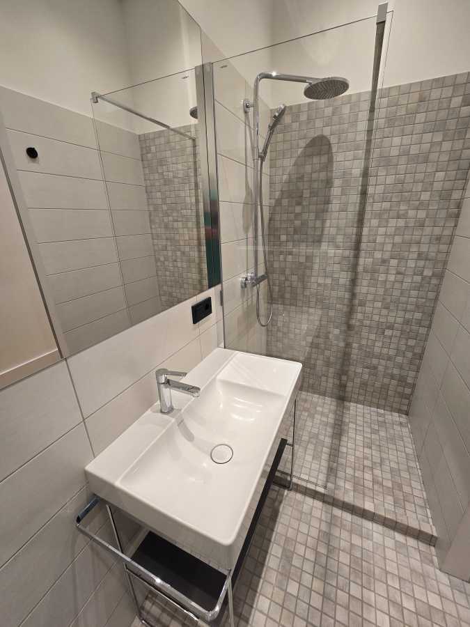 Аренда 4-комнатной квартиры 180 м², Владимира Антоновича ул., 17А