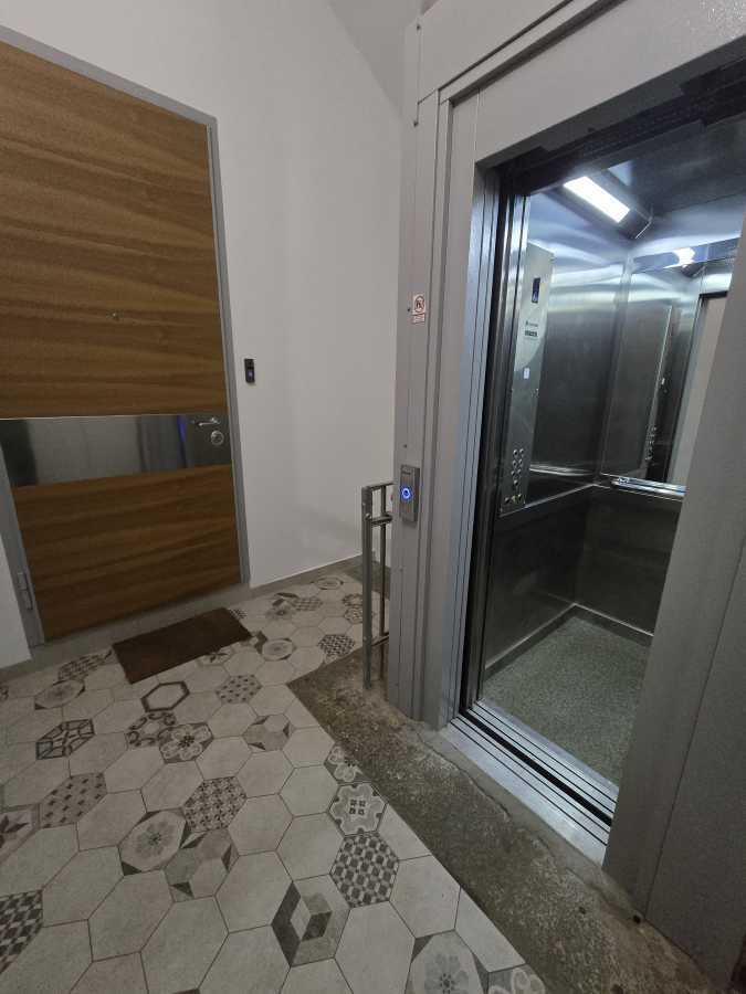 Аренда 4-комнатной квартиры 180 м², Владимира Антоновича ул., 17А