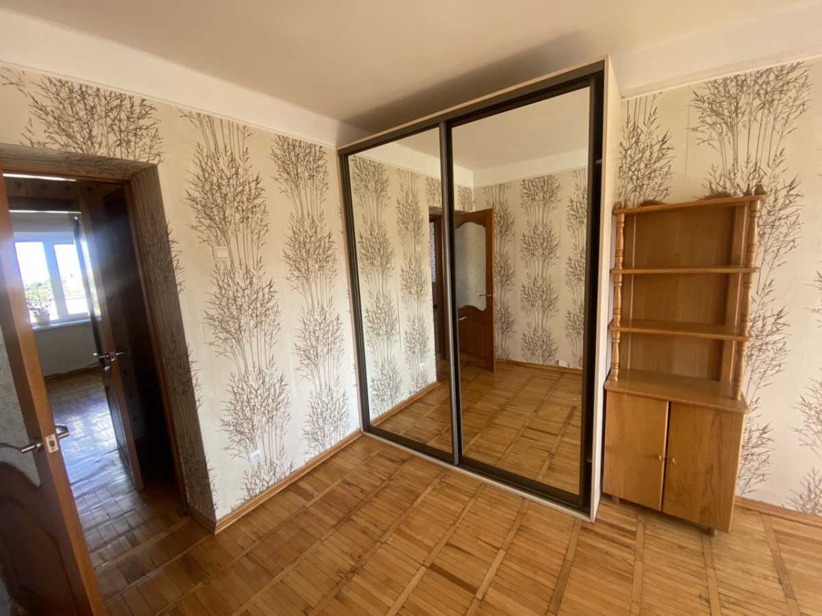 Аренда 3-комнатной квартиры 62 м², Кирилловская ул., 117