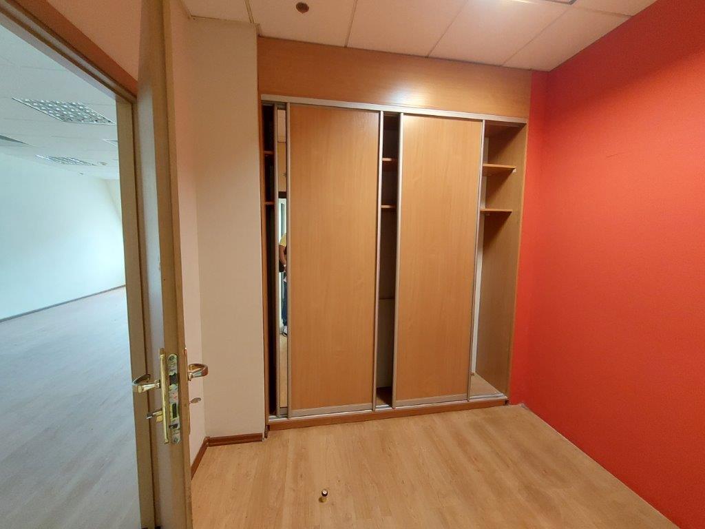 Оренда офісу 1070 м², Верхній Вал вул.