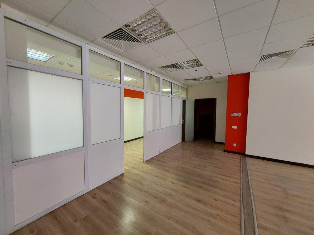 Оренда офісу 1070 м², Верхній Вал вул.