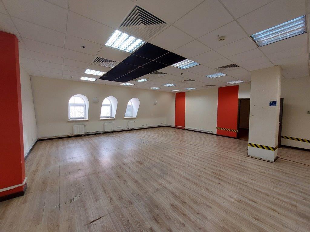 Оренда офісу 1070 м², Верхній Вал вул.