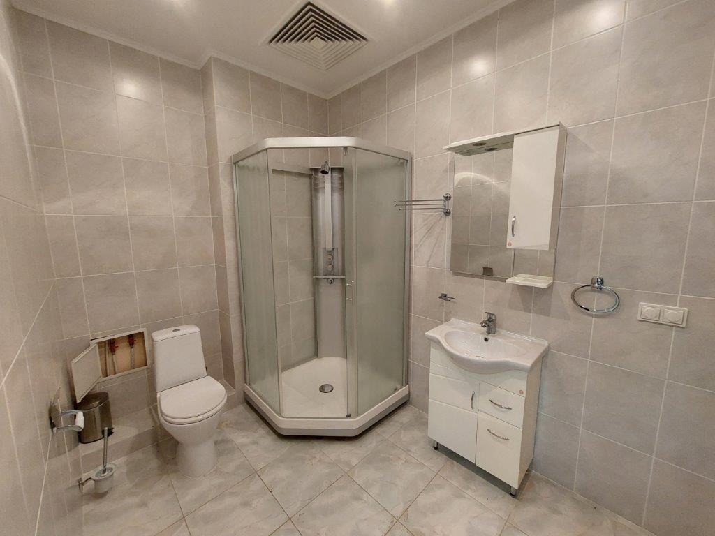 Оренда офісу 1070 м², Верхній Вал вул.