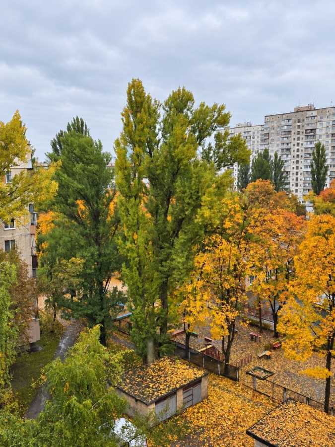 Продажа 3-комнатной квартиры 60.1 м², Зодчих ул., 36