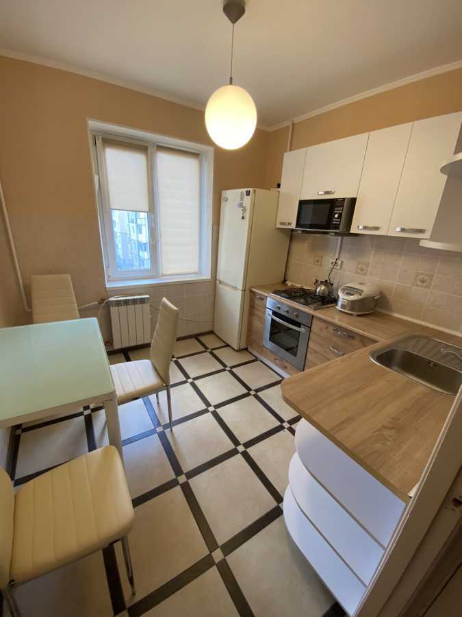 Оренда 2-кімнатної квартири 51 м², Архітектора Вербицького вул., 14В