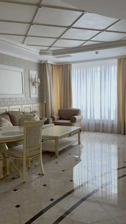 Аренда 4-комнатной квартиры 144.9 м², Институтская ул., 18