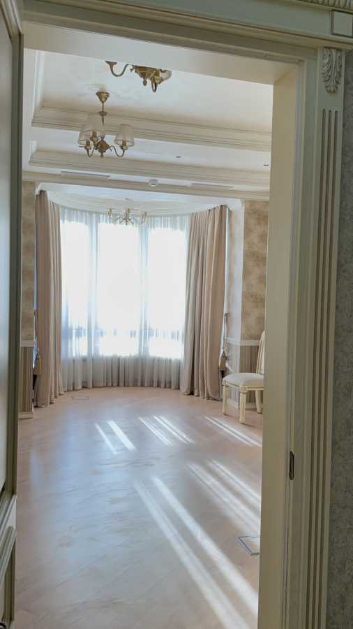 Аренда 4-комнатной квартиры 144.9 м², Институтская ул., 18
