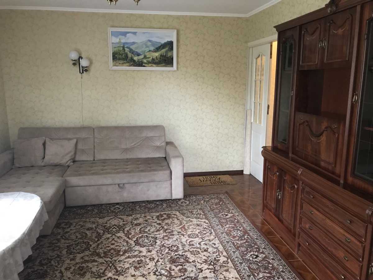 Оренда 3-кімнатної квартири 68 м², Єреванська вул., 32