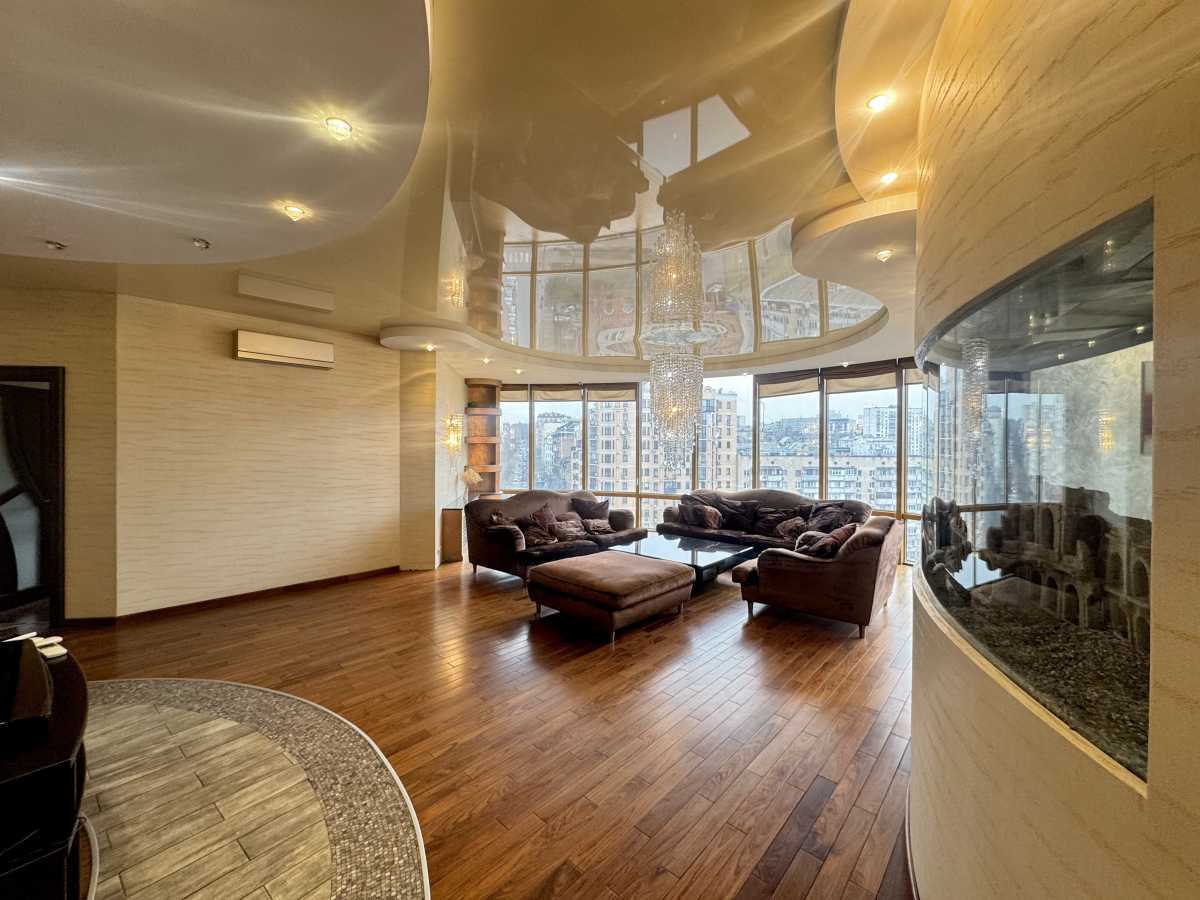 Аренда 4-комнатной квартиры 170 м², Жилянская ул., 59