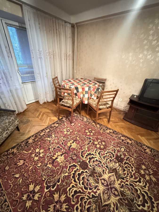 Оренда 2-кімнатної квартири 49 м², Правди просп., 96