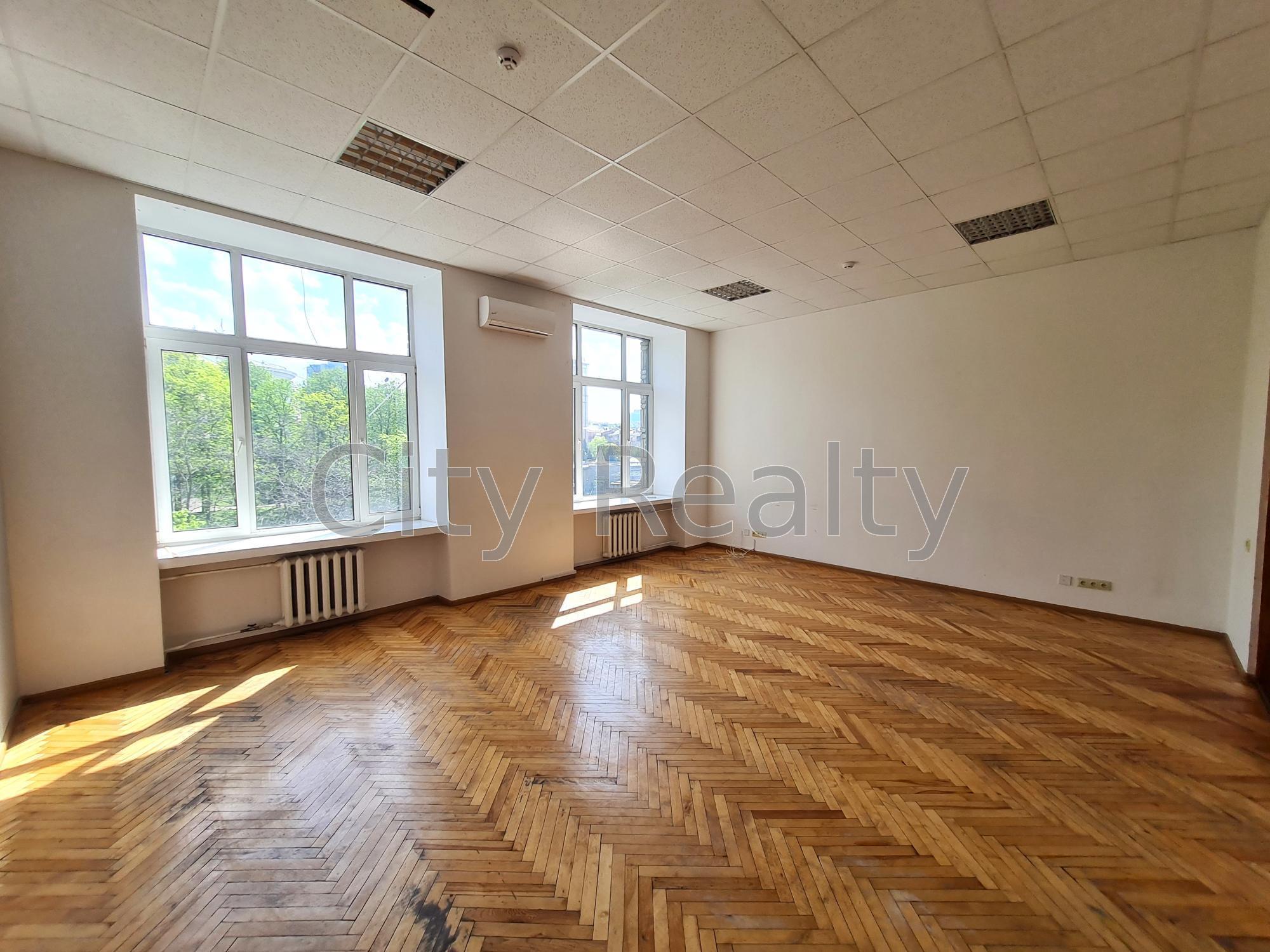 Аренда офиса 39.1 м², Крещатик ул., 7/11