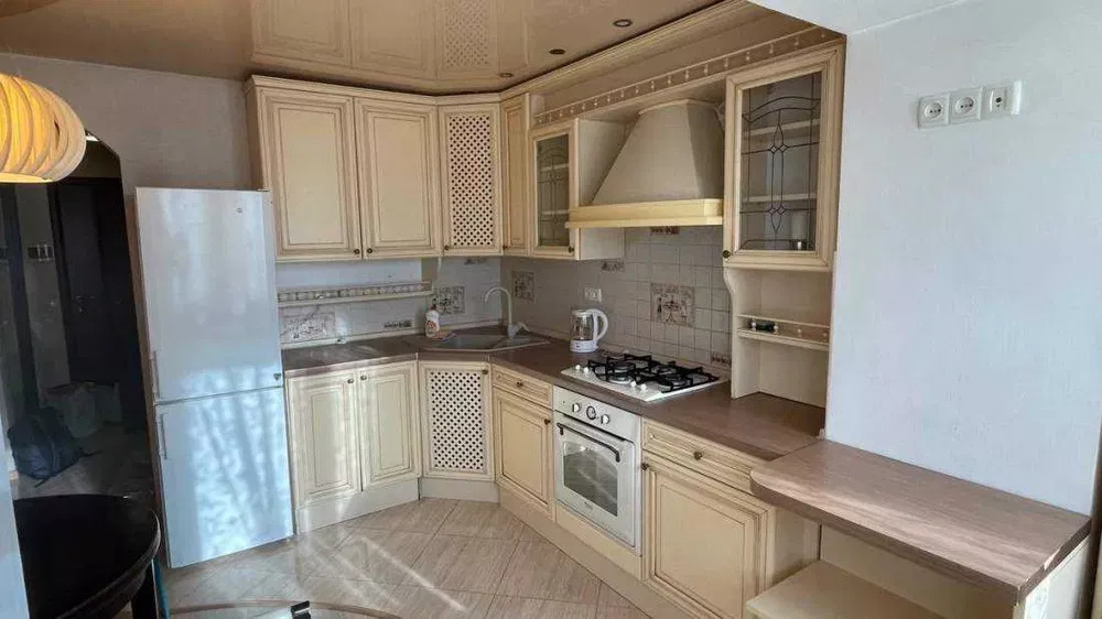 Оренда 1-кімнатної квартири 40 м², Дружби Народів бул., 10А