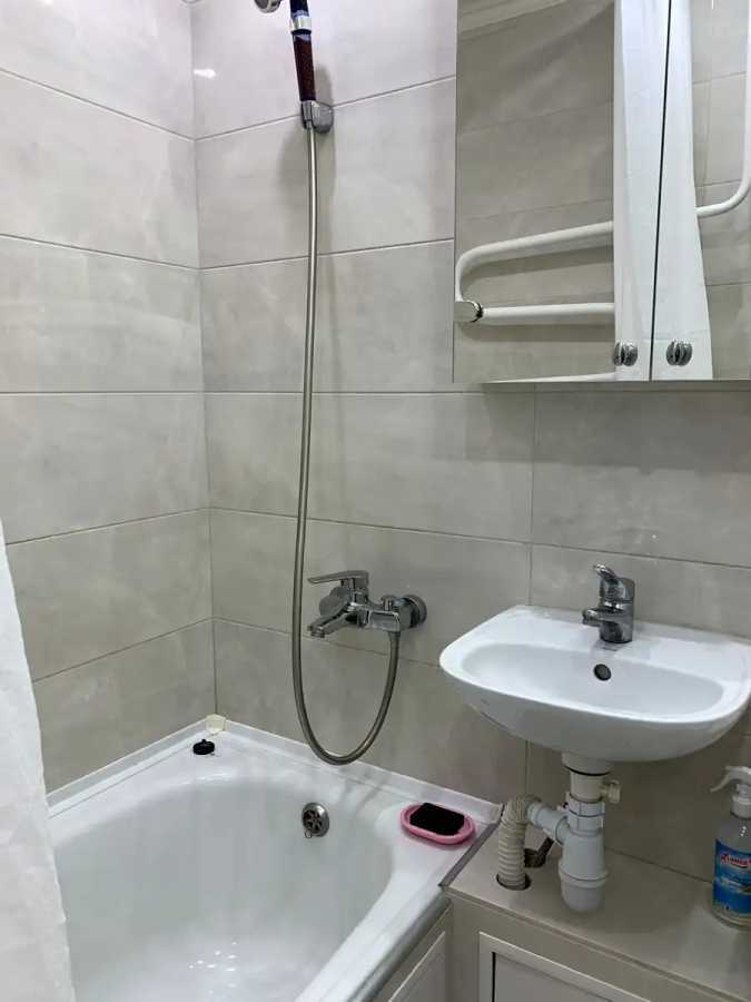 Оренда 1-кімнатної квартири 24 м², Правди просп., 88Б