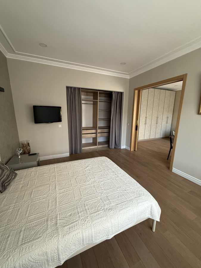 Оренда 2-кімнатної квартири 53 м², Богдана Хмельницького вул., 68