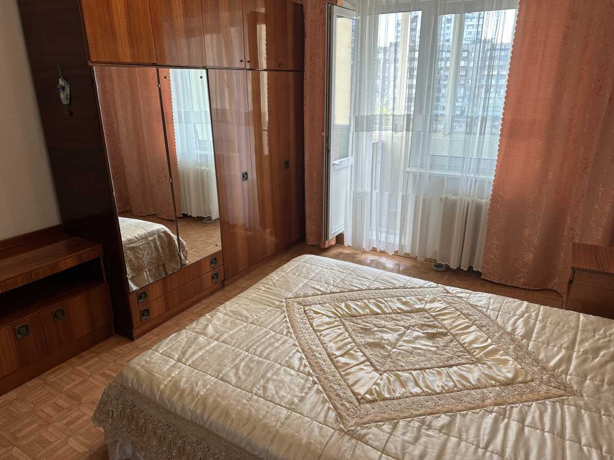 Оренда 3-кімнатної квартири 72 м², Миколи Бажана просп., 5А