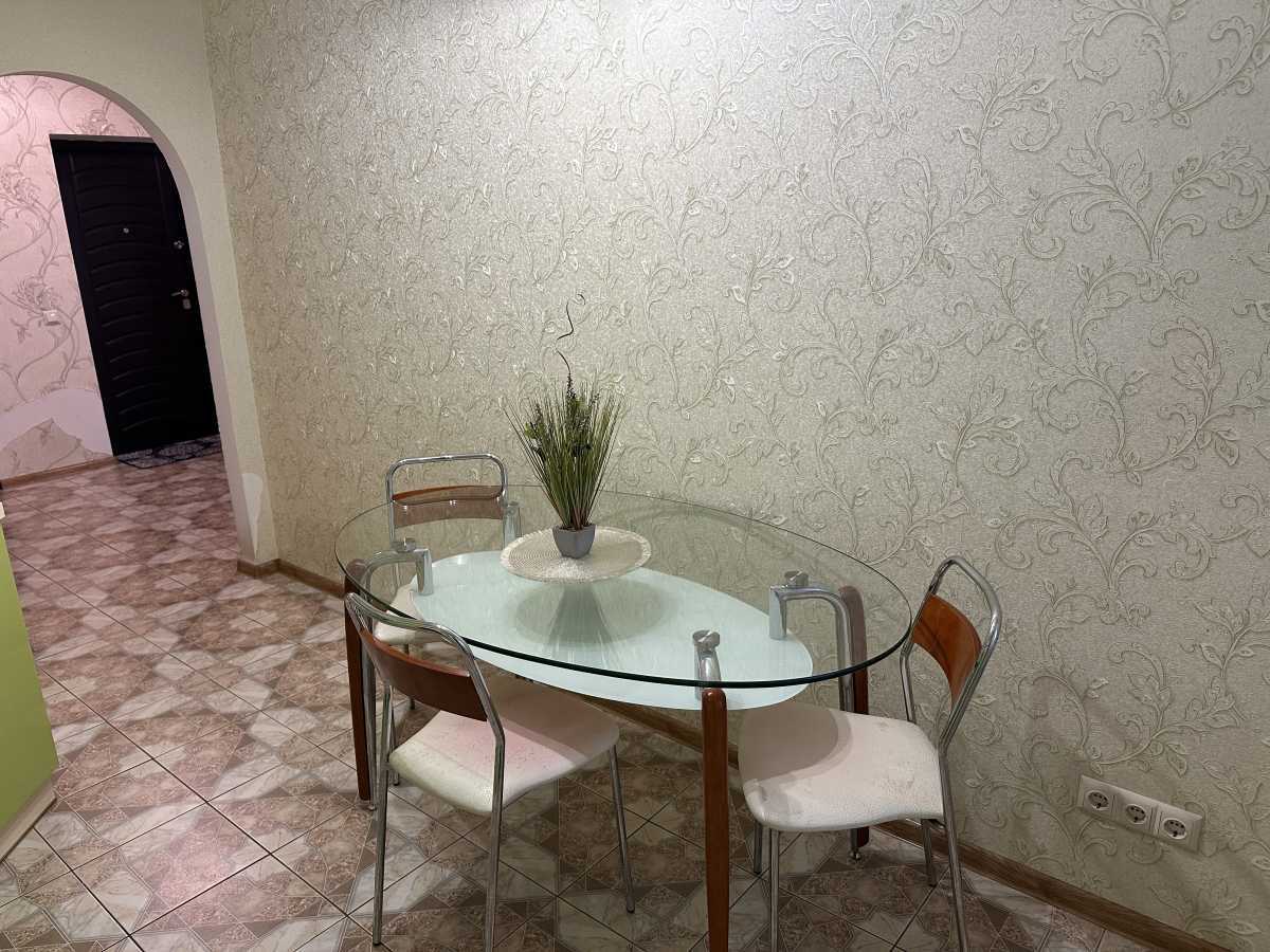 Оренда 1-кімнатної квартири 44 м², Урлівська вул., 23А