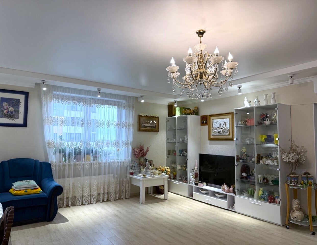 Продажа 3-комнатной квартиры 83 м², Жемчужная ул.