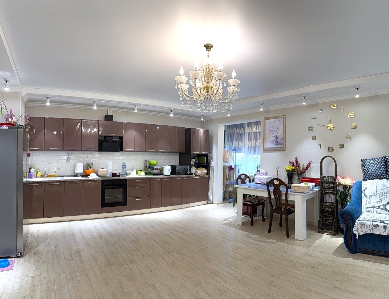 Продажа 3-комнатной квартиры 83 м², Жемчужная ул.