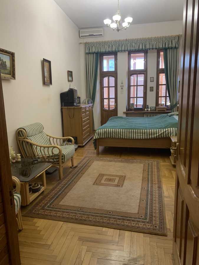 Оренда 3-кімнатної квартири 120 м², Михайлівський пров., 9-Б
