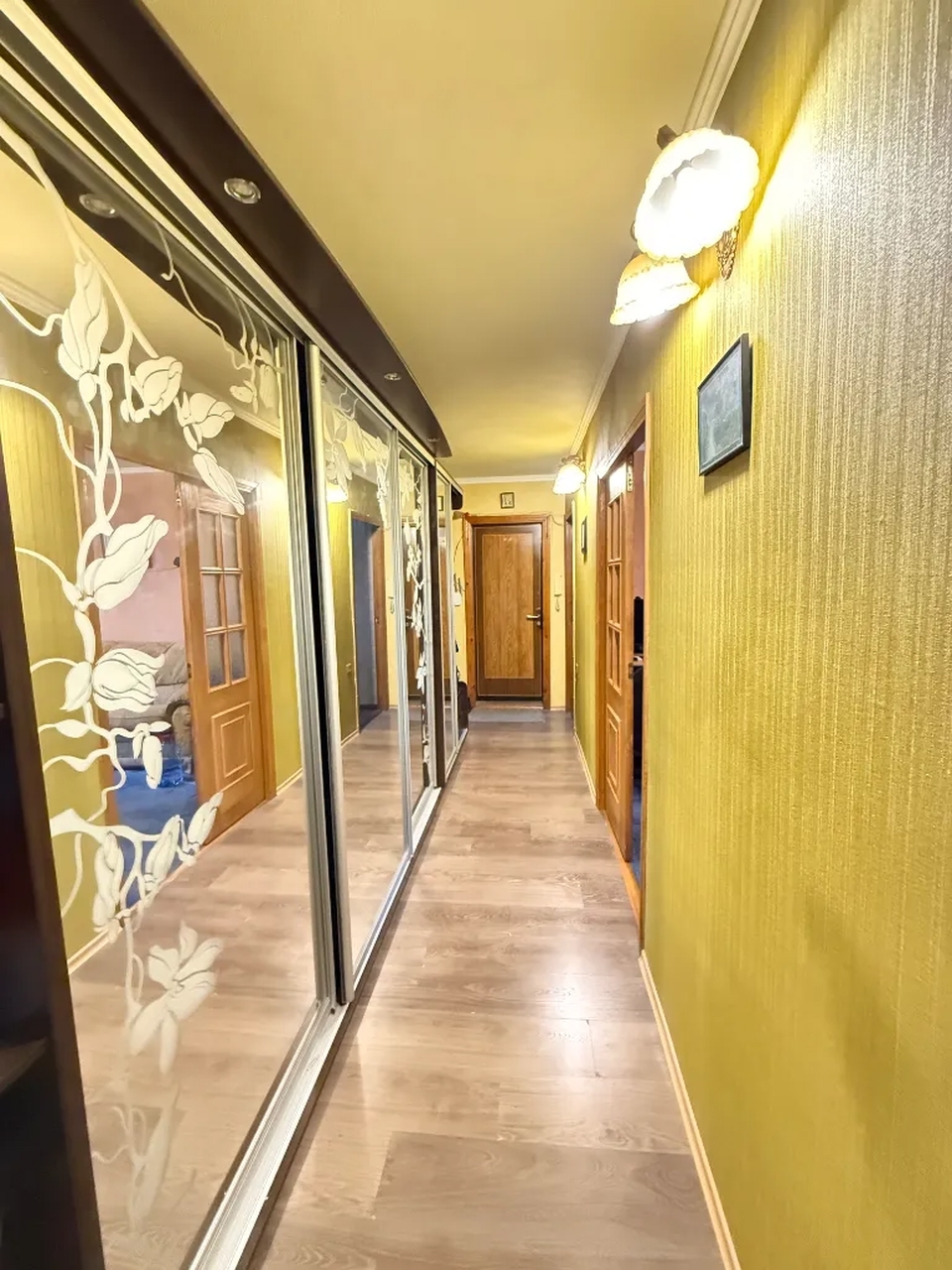 Продажа 3-комнатной квартиры 64 м², Мира просп., 51