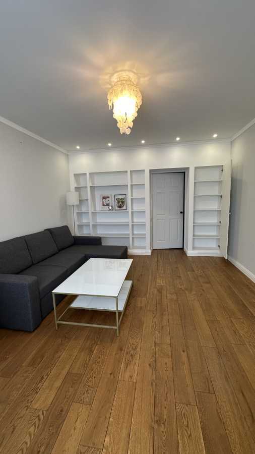 Оренда 2-кімнатної квартири 66.5 м², Комбінатна вул., 25