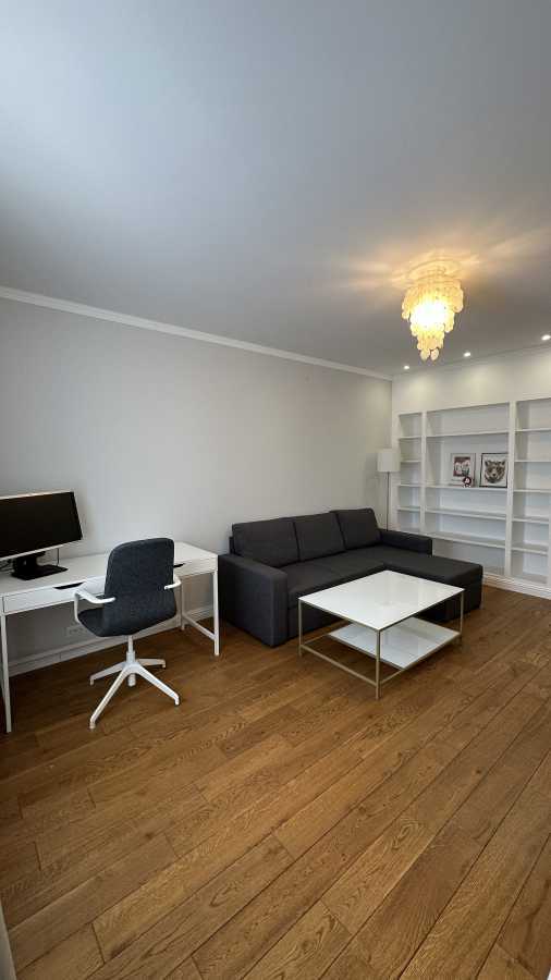 Оренда 2-кімнатної квартири 66.5 м², Комбінатна вул., 25