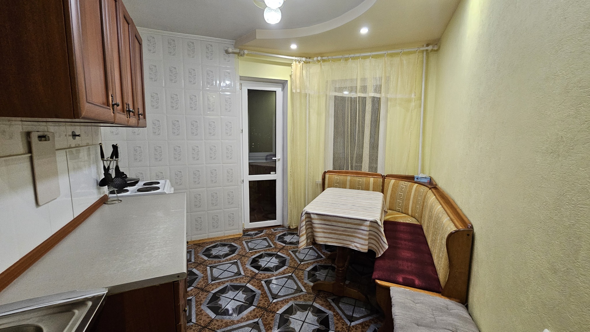Оренда 1-кімнатної квартири 50 м², Оболонська пл., 2А