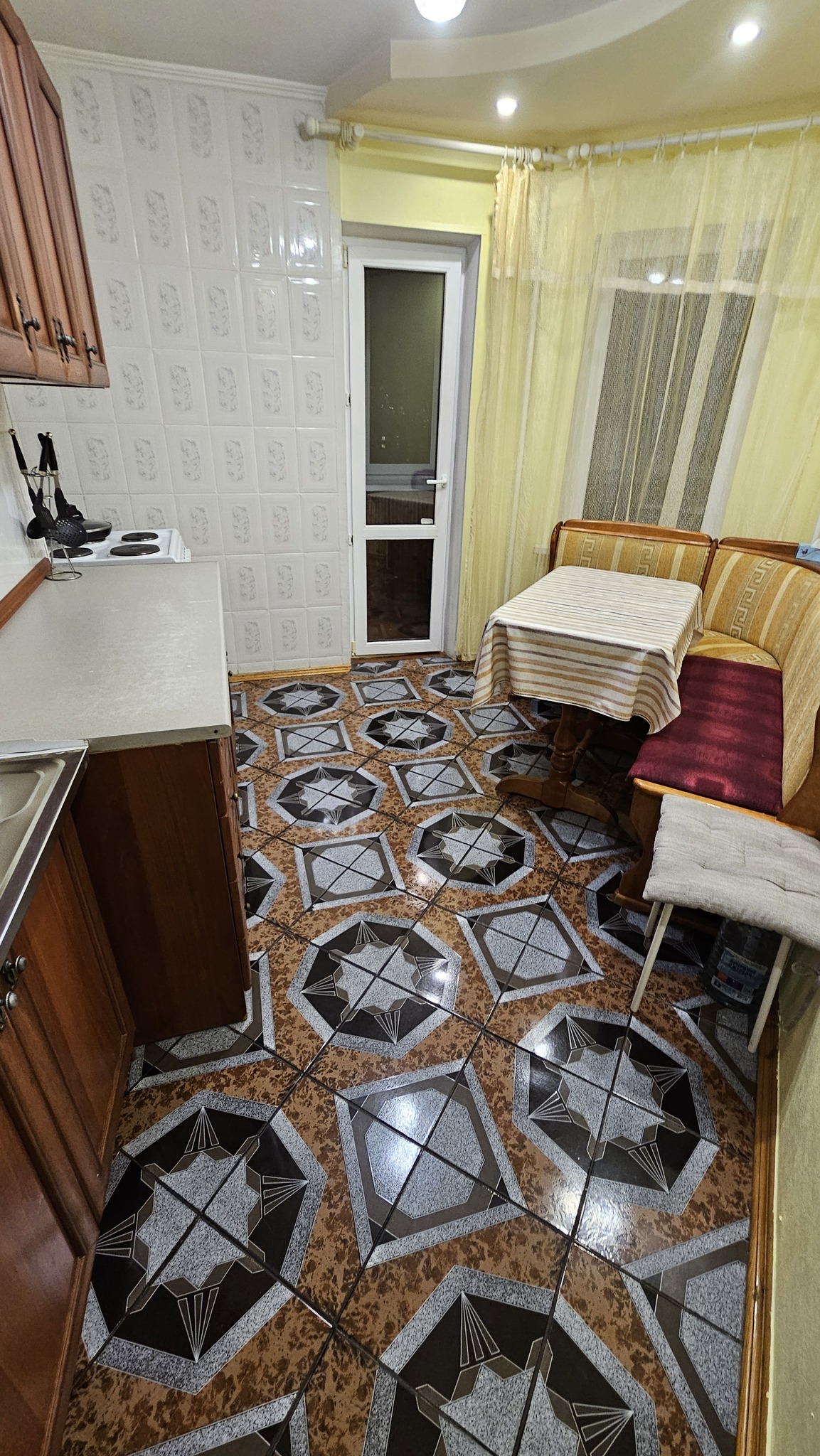 Оренда 1-кімнатної квартири 50 м², Оболонська пл., 2А