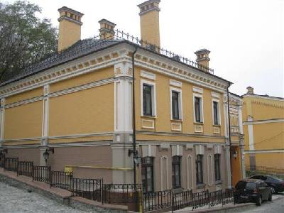 Гончарна вул., 14