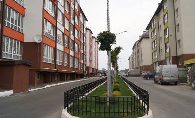 Киево-Святошинский район, с. Петропавловская Борщаговка, Львовская ул., 15