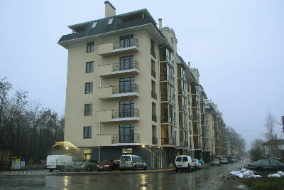 Києво-Святошинський район, с. Гатне, Абрикосовая вул., 14